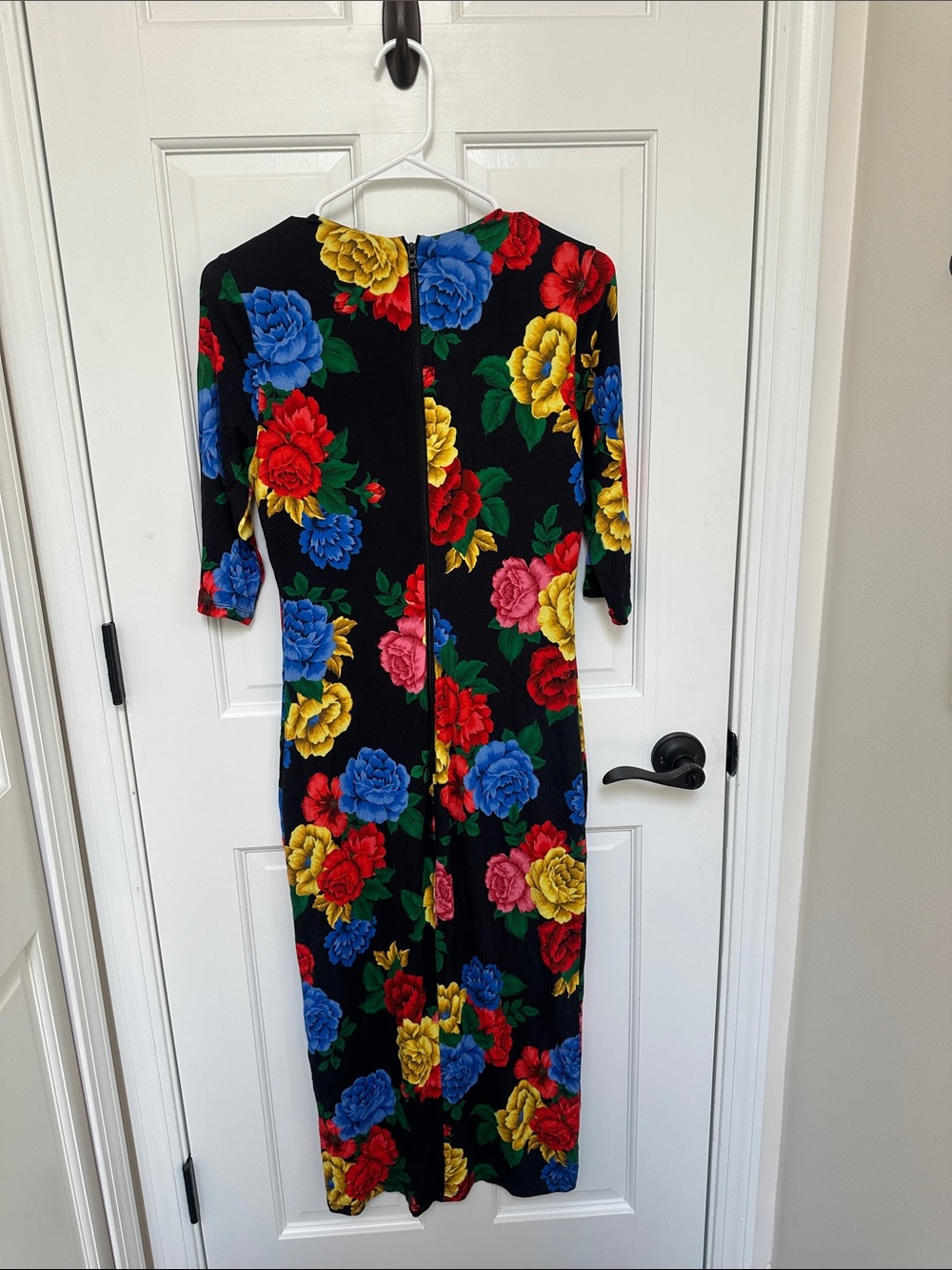 Alice + Olivia Black Midi Dress with Multicolor Rose Print - Picture 4 of 4